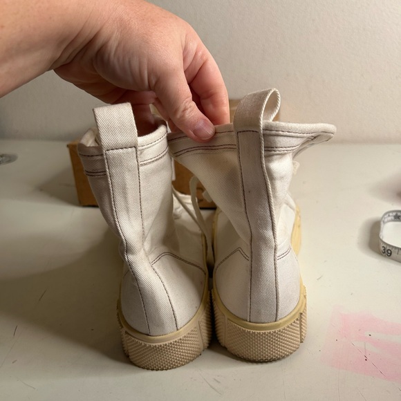 Zara size 9.5 Hi Top Sneakers - Picture 7 of 12